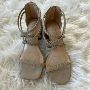 Joie Strappy Felina strappy sandal size 7 NWOB